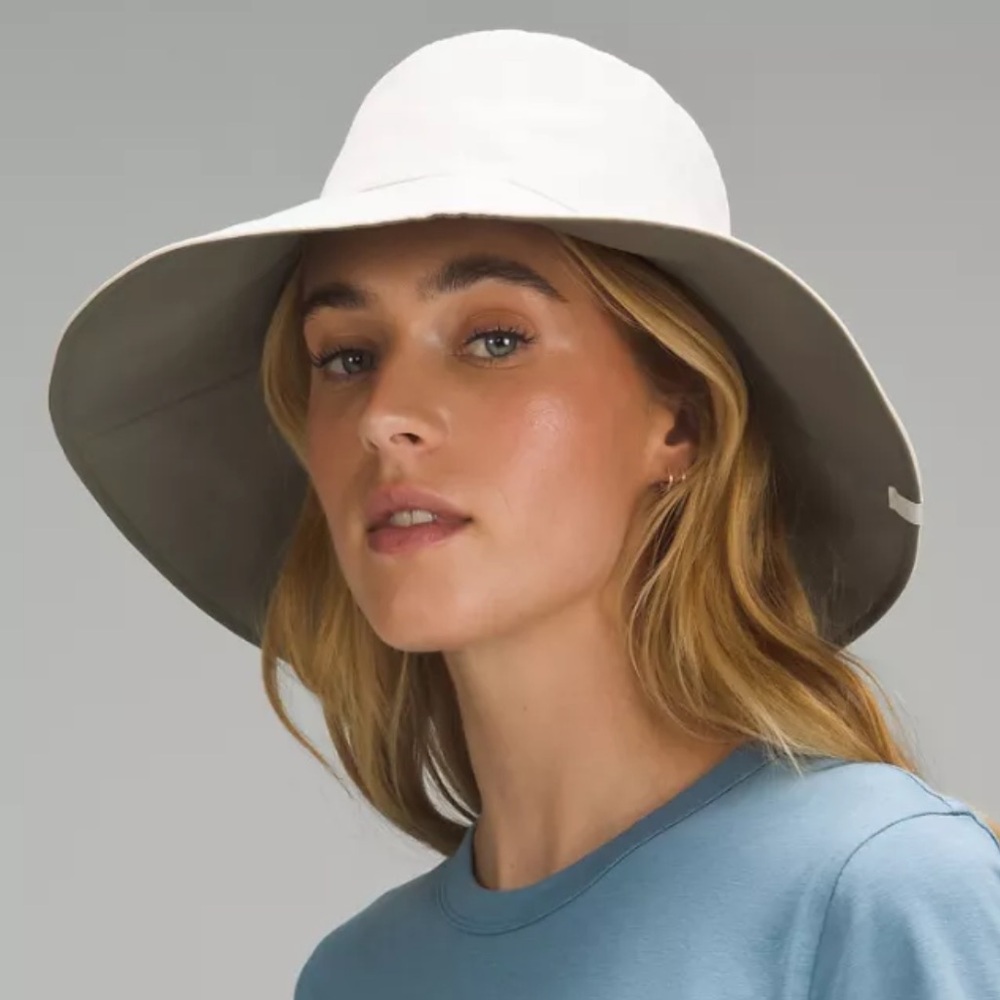New Lululemon Women's Wide Brim Logo Bucket Hat in white opal